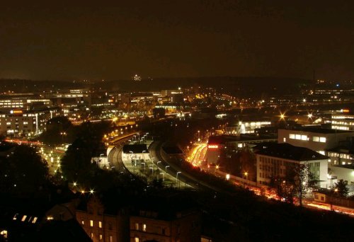 Feuerbacher Bahnhof bei Nacht